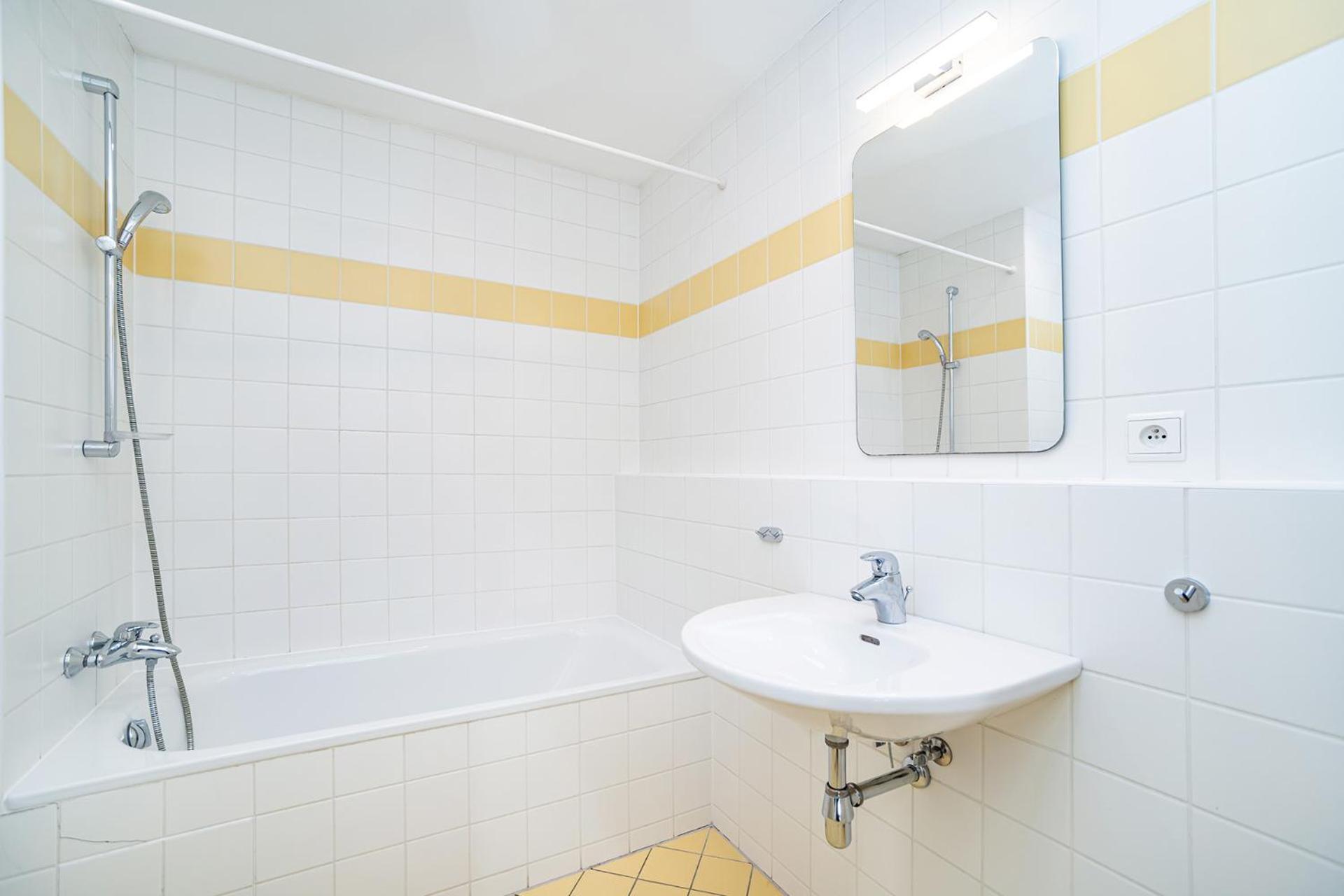 Karla Englise Apartamento *